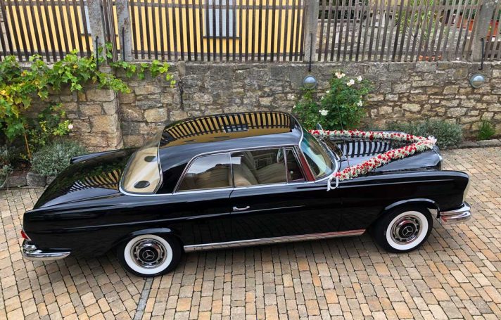 Schwarzer Mercedes als elegantes Hochzeitsauto - für die Hochzeit in der Region Würzburg und Schweinfurt