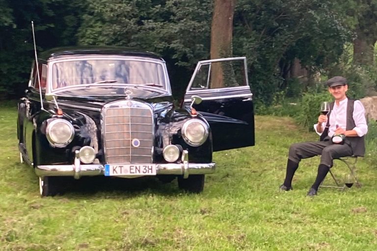 Eleganter Oldtimer als Hochzeitsauto mit Chauffeur mieten – Für Ihre perfekte Traumhochzeit in Würzburg oder Schweinfurt