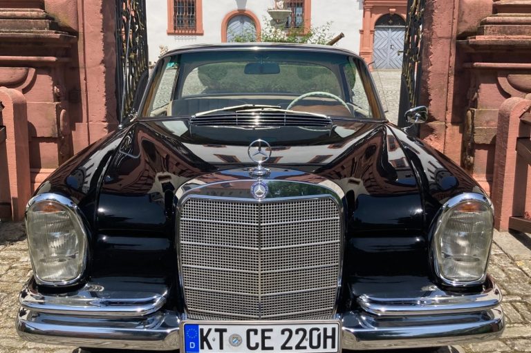 Jubiläumsfahrt mit Chauffeur - goldene und silberne Hochzeit – exklusives Hochzeiotsfahrzeug für Ihre perfekte Traumhochzeit in Würzburg ode